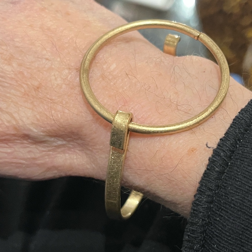Gold Circular Bracelet PLUNDER, brushed GOLDTONE